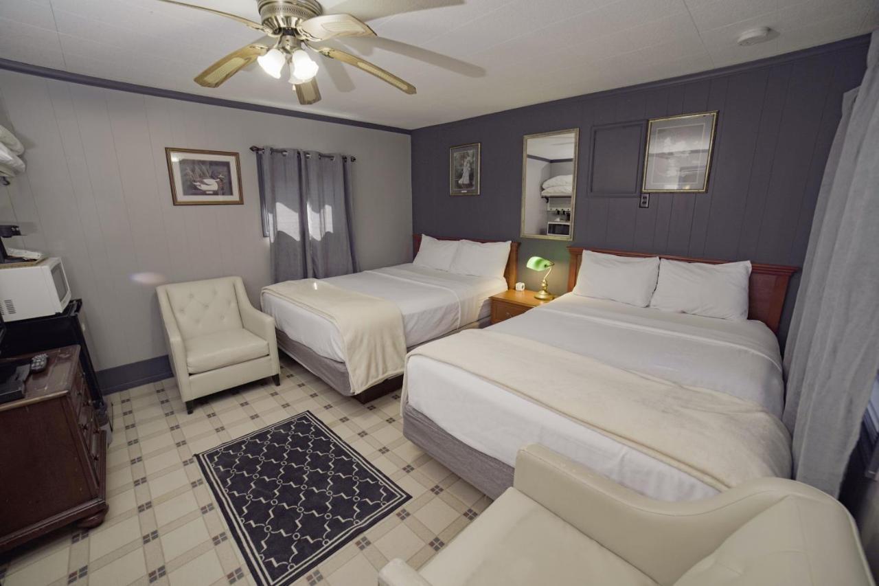 Standard Queen Room