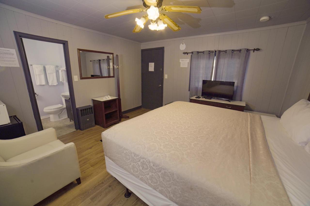 Standard King Room