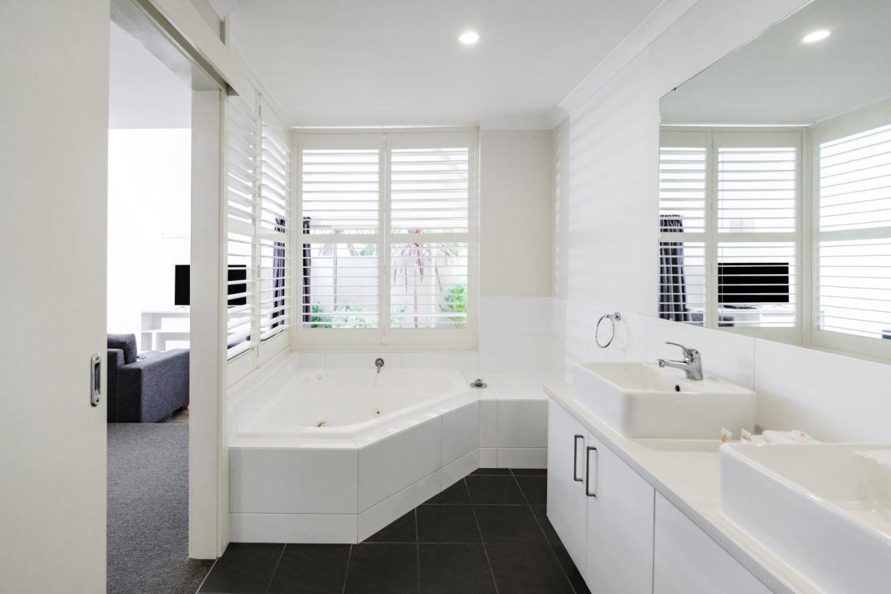 Executive Villa with One King Bed
