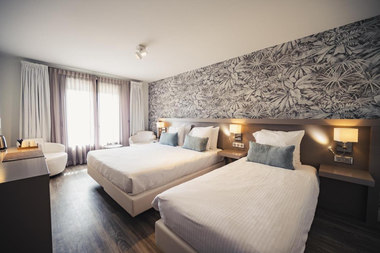 Triple room with Garden view and Balcony