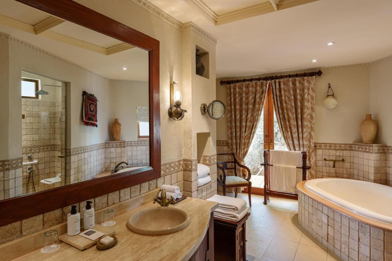 Bedouin Villa 1 Bedroom 1 King Private Pool & Terrace