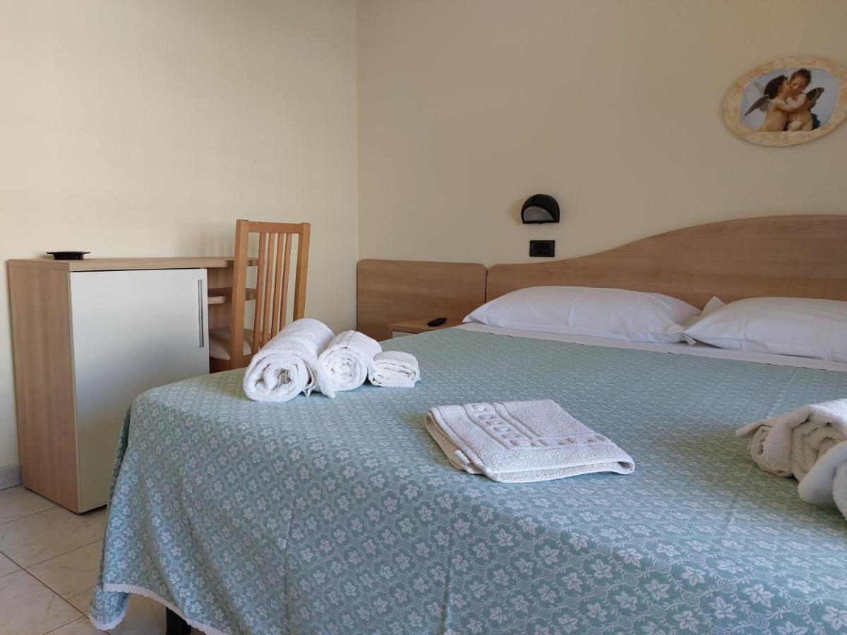 Economy Double Room,1389811067:JPEG