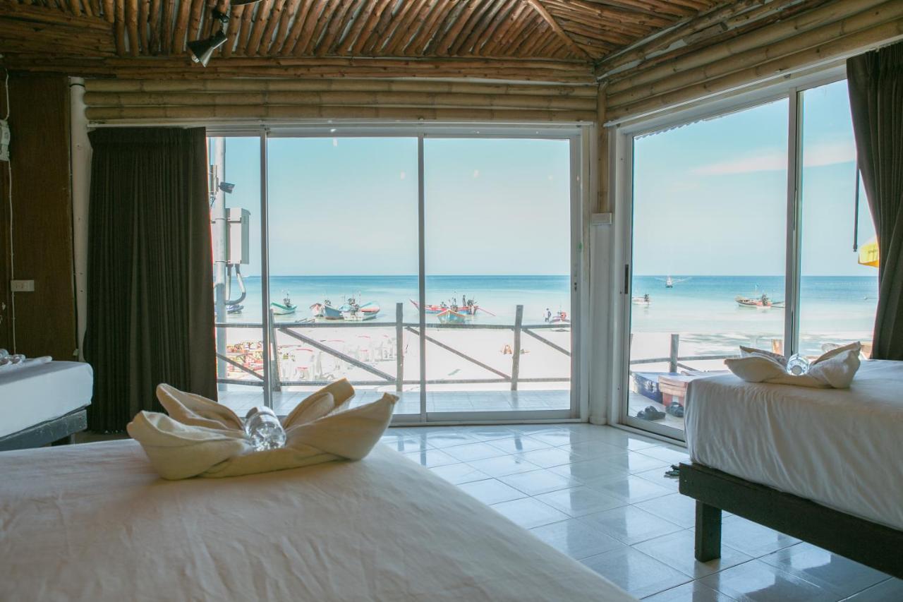 Bungalow Beach Front,1393660820:JPEG