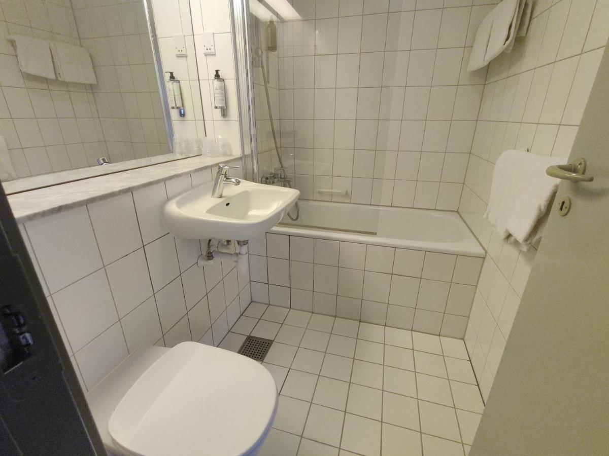 Basic Triple Room