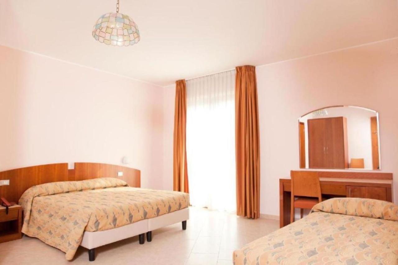 Triple Room Sea View