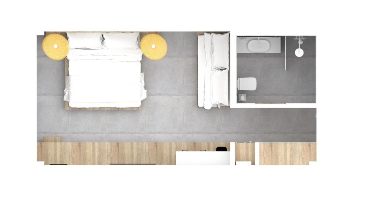 Deluxe Triple Room with Sea View