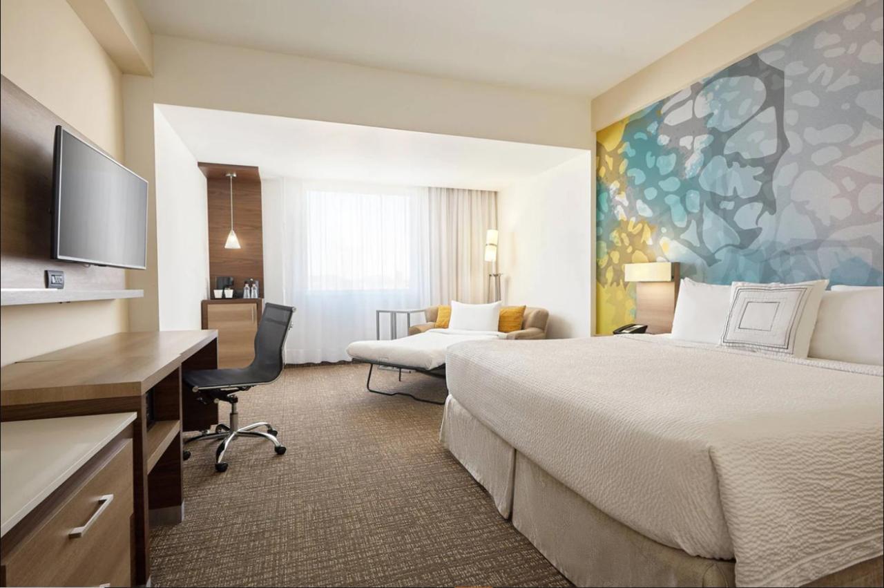 Gran Habitación Doble con sofá cama y cama grande