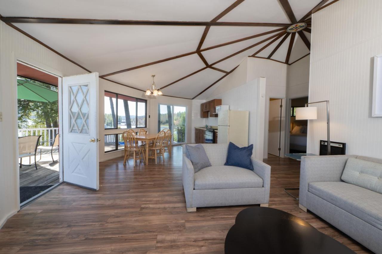 Lakefront Three-Bedroom Round House Suite