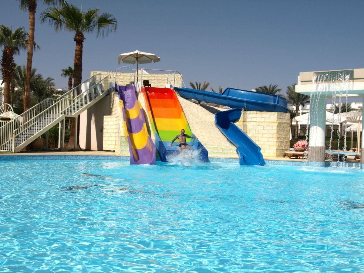 Deluxe Room Pool View