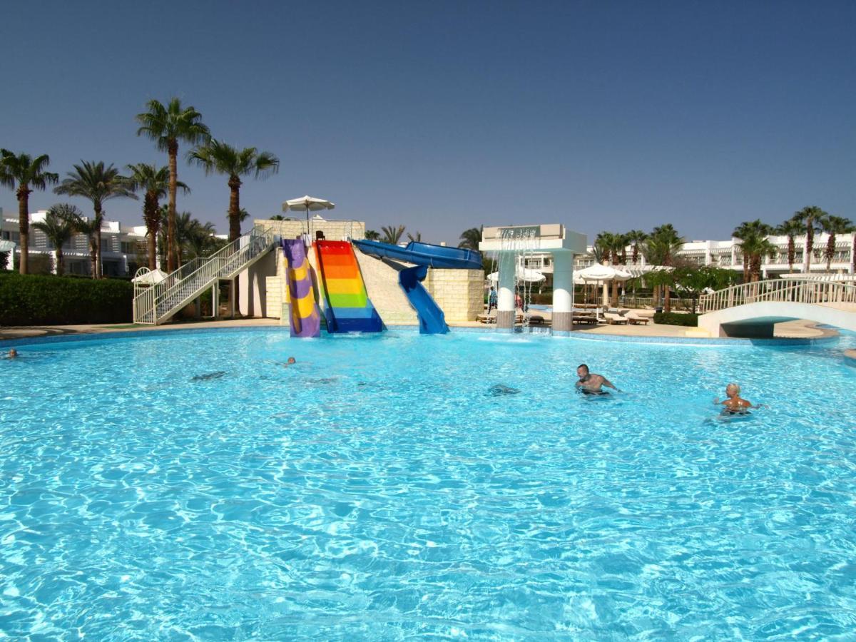 Deluxe Room Pool View