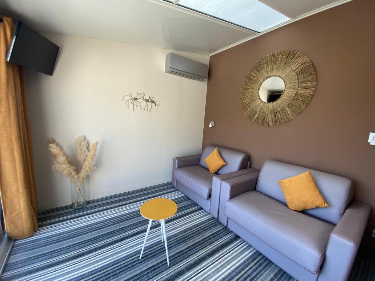 Family Room Terrace,1395669290:JPEG