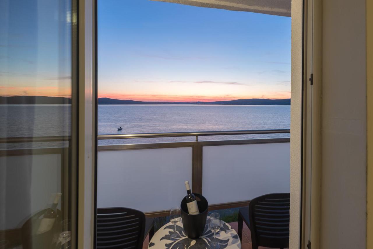 Double or Twin Room with Sea View
