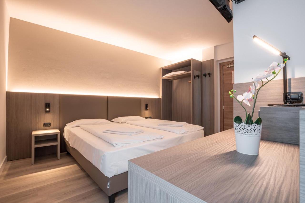 Deluxe Zimmer mit Kingsize-Bett