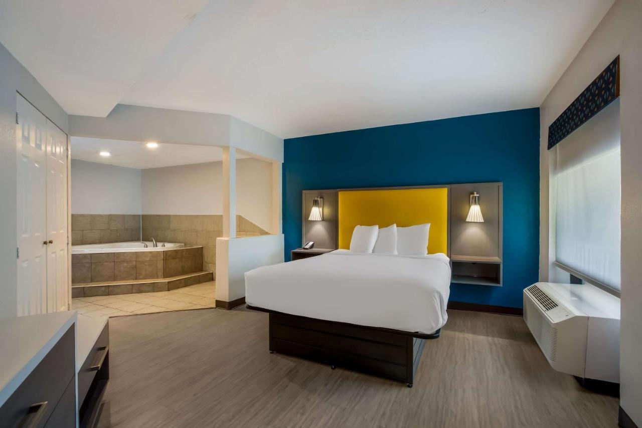 Zimmer mit Queensize-Bett und Whirlpool - Nichtraucher