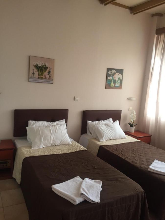 Economy Triple Room,1399919909:JPEG