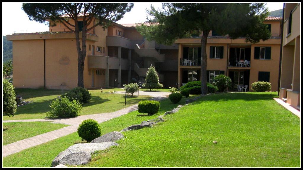 One-Bedroom Apartment,830446910:JPEG