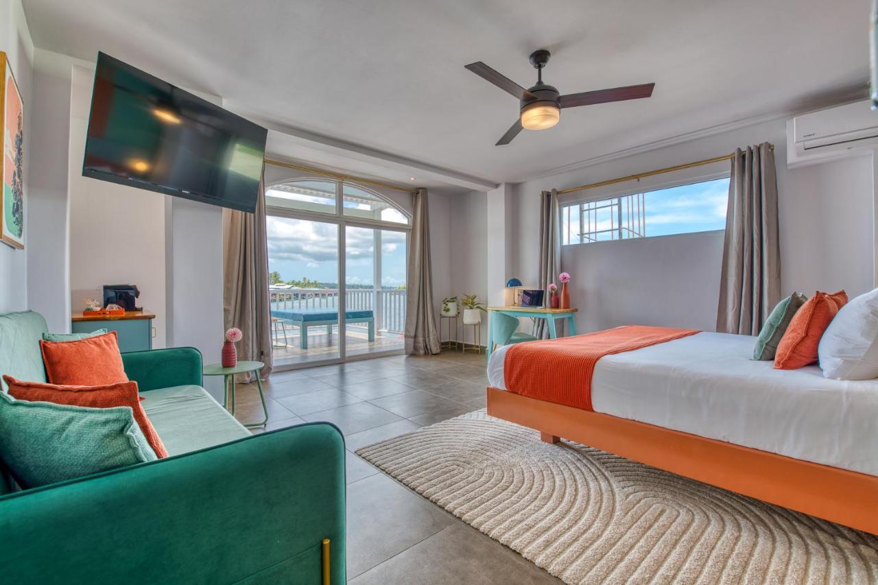 Habitación Premium con balcón y vistas al mar - 1 cama extragrande