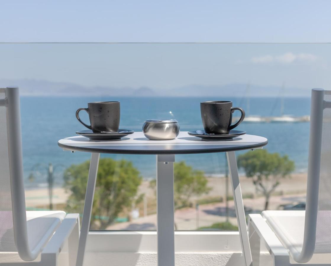 Tweepersoonskamer met Balkon en Uitzicht op Zee