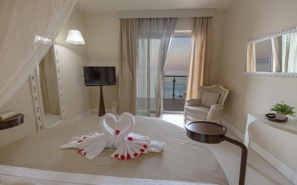 Romantic Double Room Balcony Sea View,1405859021:JPEG