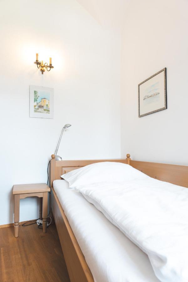 Einzelzimmer mit eigenem Bad