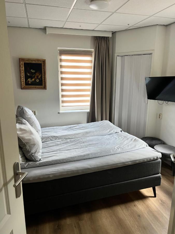 Single Room,1406131832:JPEG