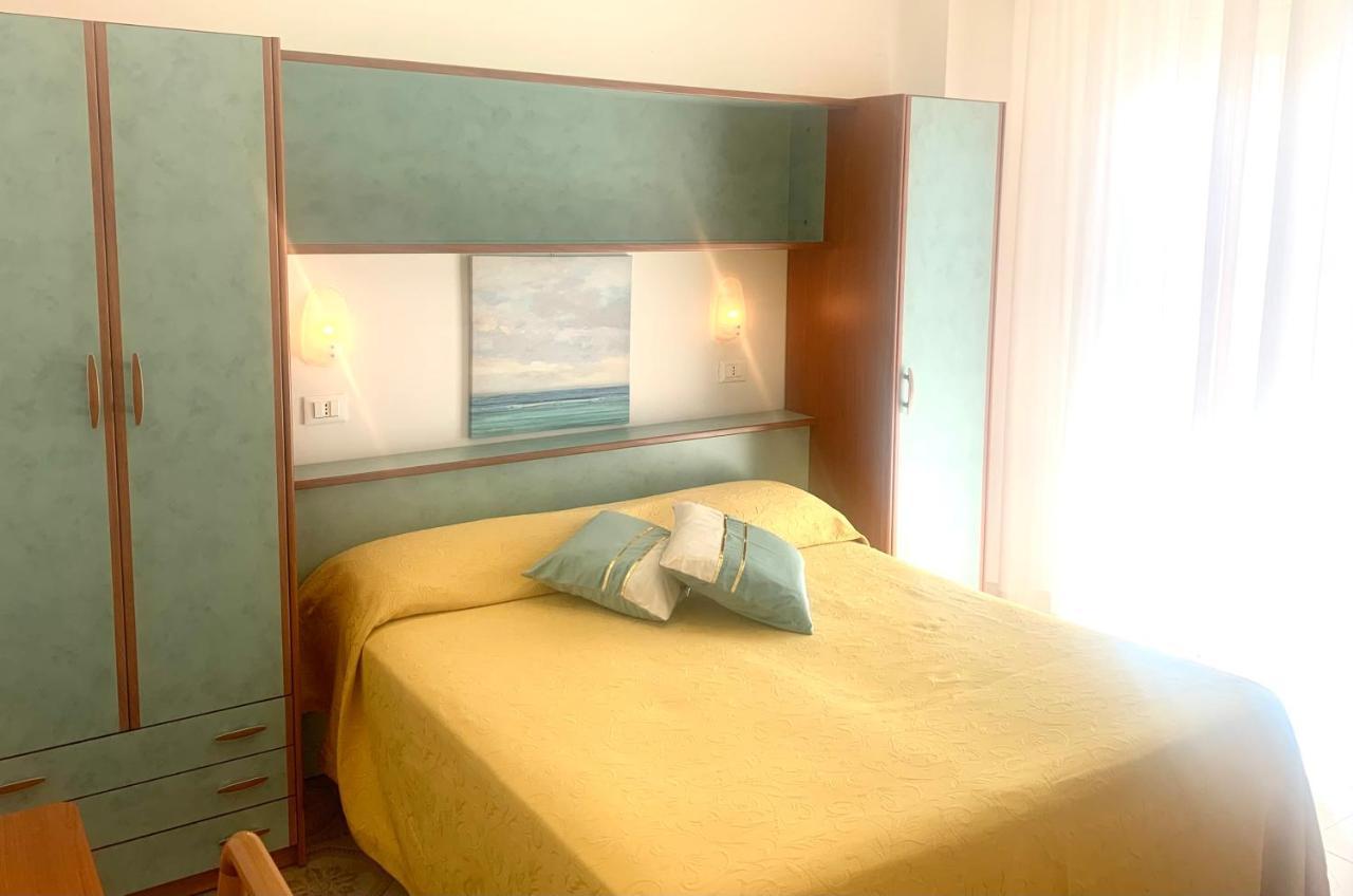 Standard Quadruple Room,1406134667:JPEG