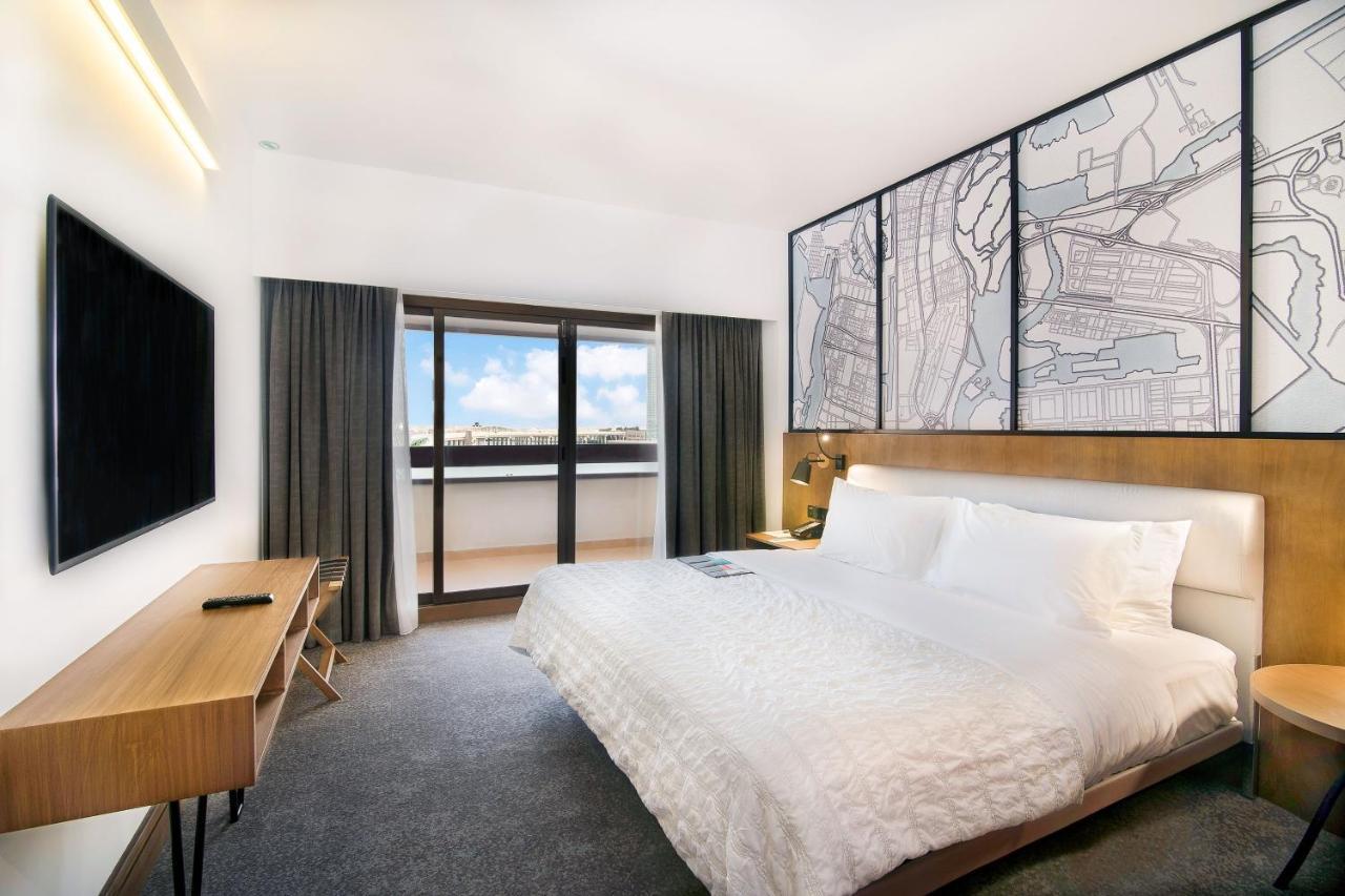 Deluxe Room Sea View Guest room 1 King Balcony