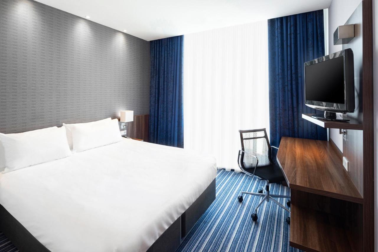 Standard Room,1550975518:JPEG