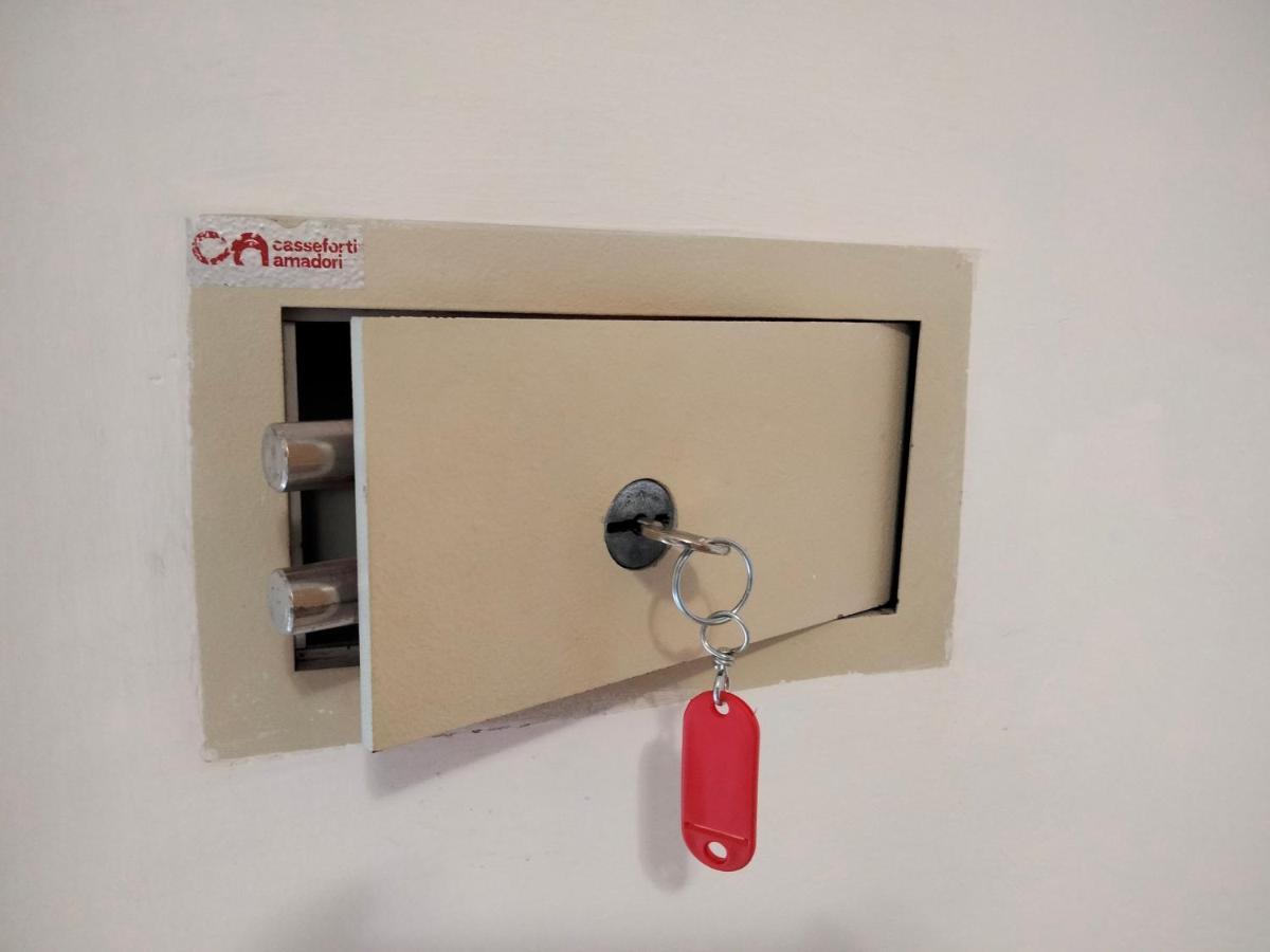 Camera Singola con Bagno Privato Esterno