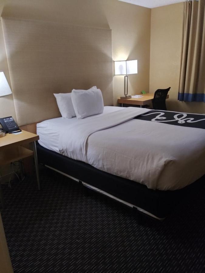 1 Full Bed, Non-Smoking