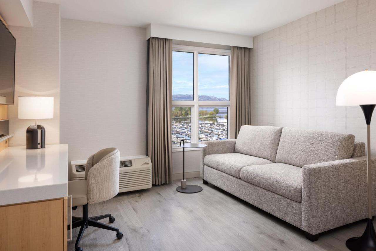 Habitación Deluxe con sofá cama y vistas al lago - Cama extragrande