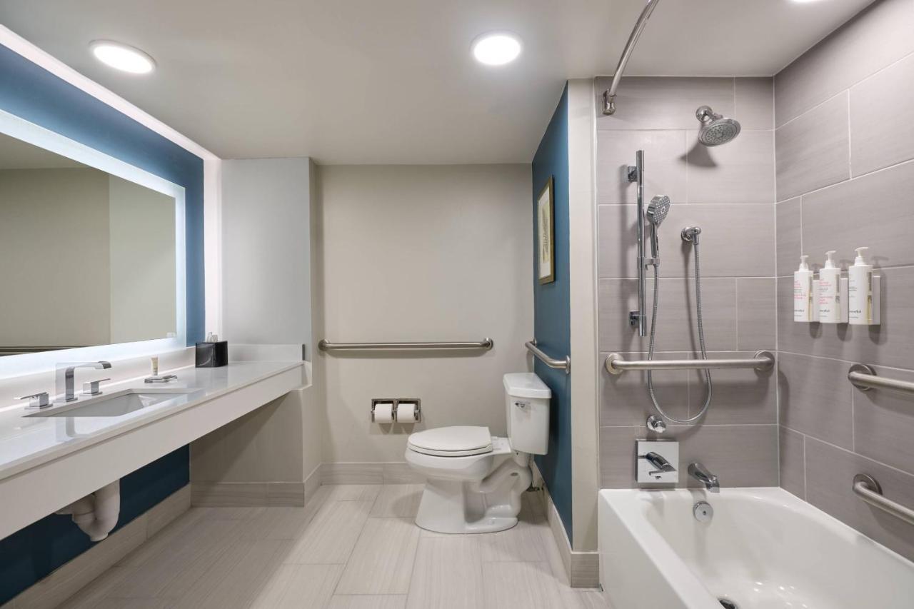 Kamer met 2 Queensize Bedden en Balkon aan het Water - Sanibel Toren