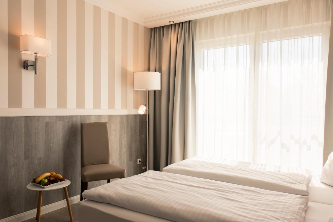 Deluxe Double Room with Garden View