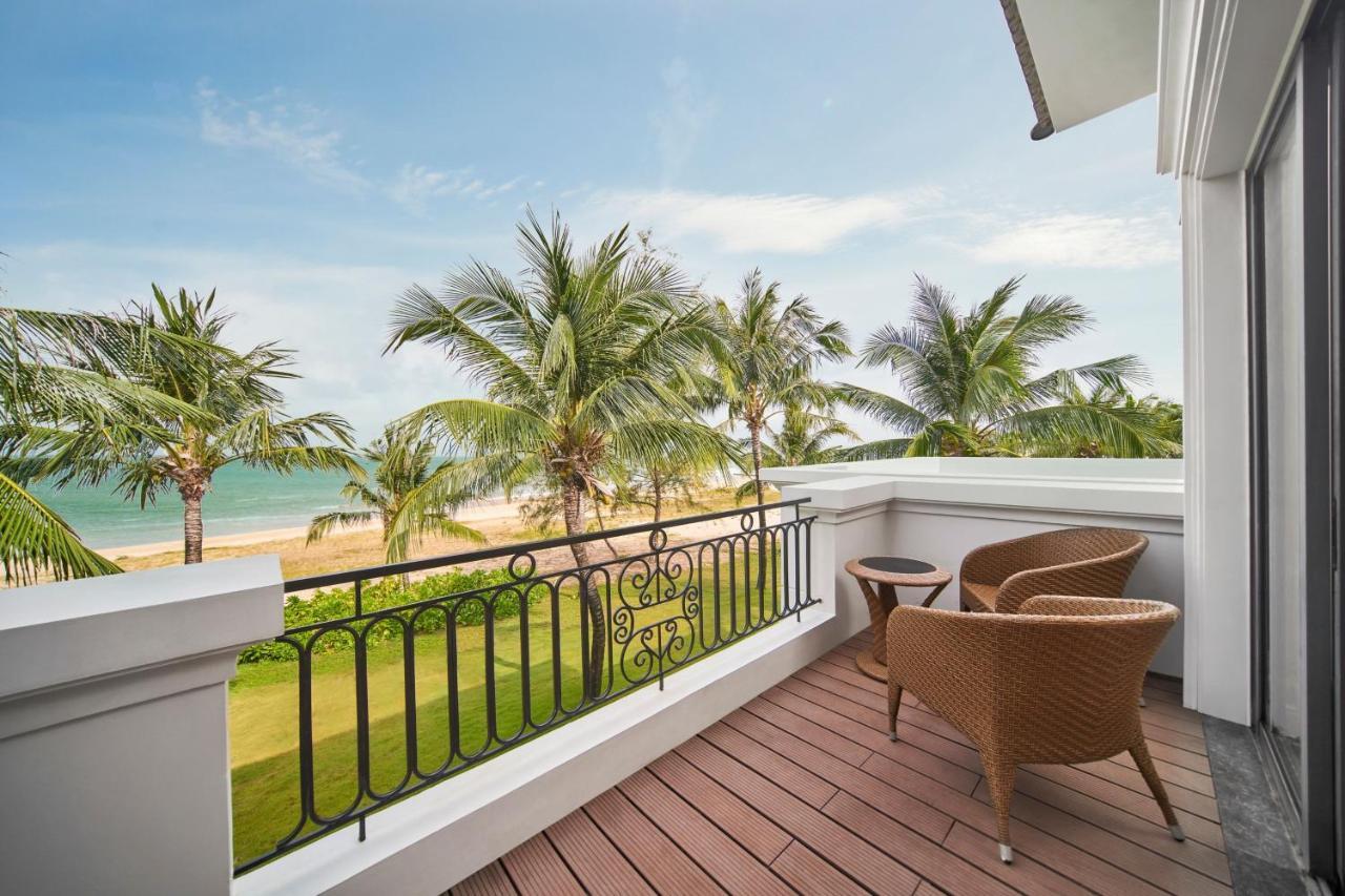 Villa mit 4 Schlafzimmern, Balkon und Meerblick, privater Pool