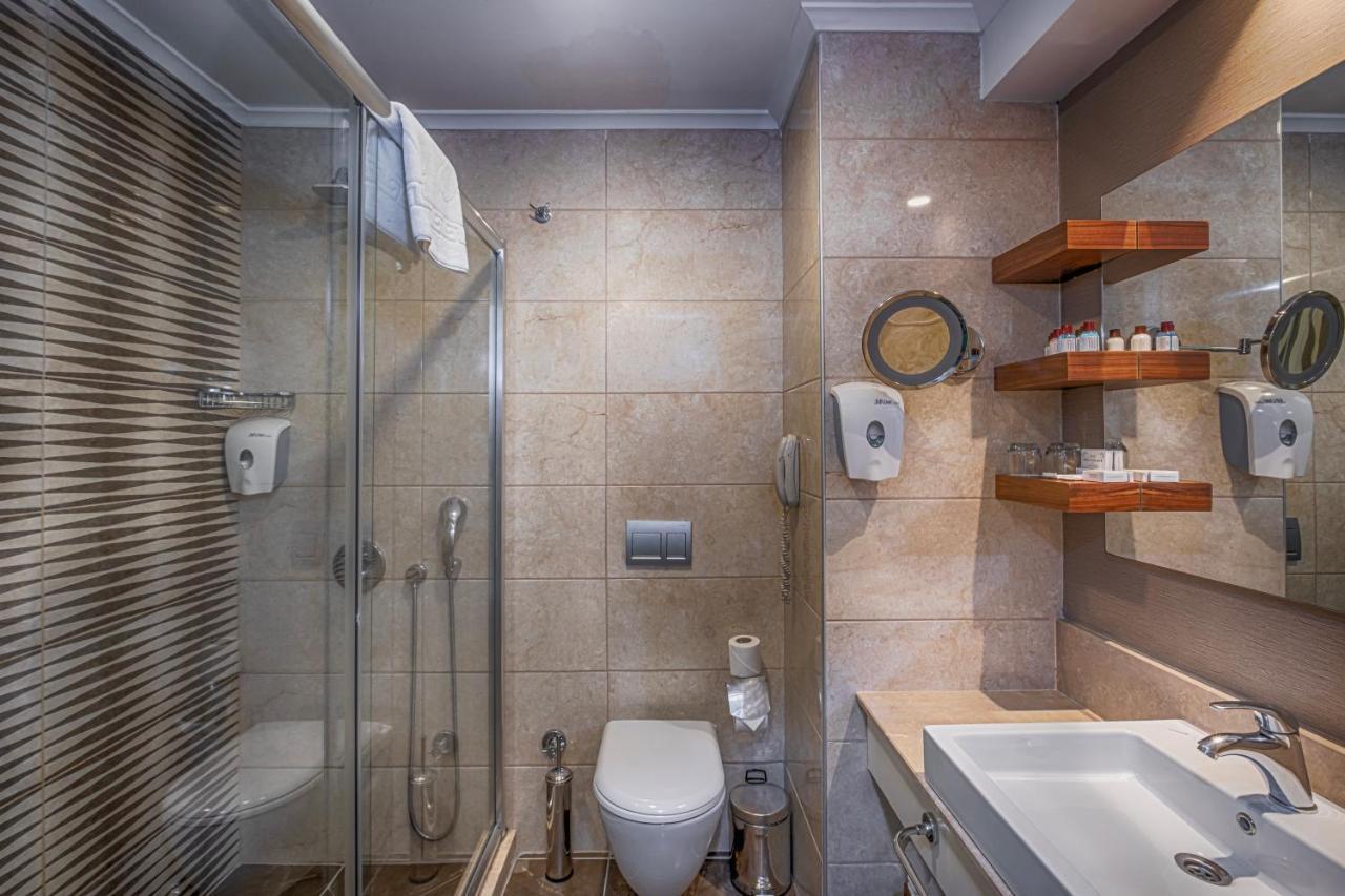 Habitación Doble con vistas a la piscina