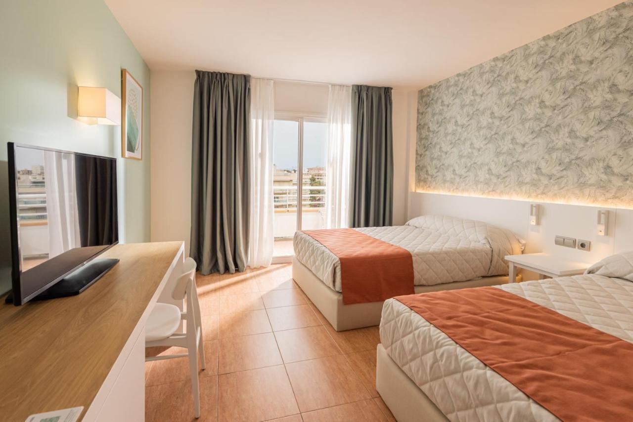 Standaard Kamer met Uitzicht op het Zwembad (4 Volwassenen)