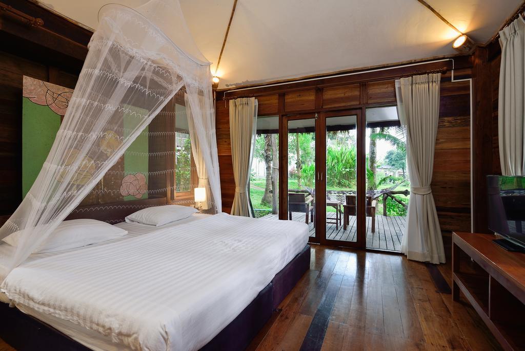 Superior Garden View Bungalow with Air-Condition
