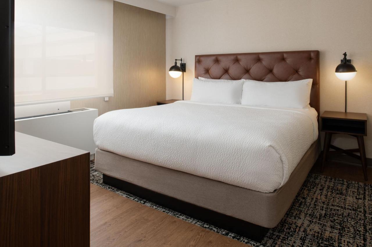 Wellness Suite, 1 Bedroom Suite, 1 King, City view
