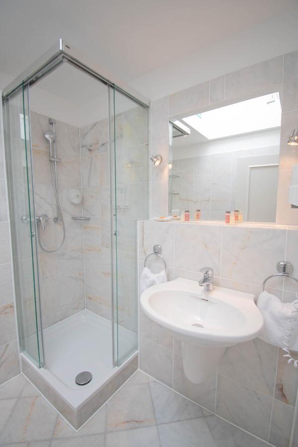 Double Room,1557984154:JPEG
