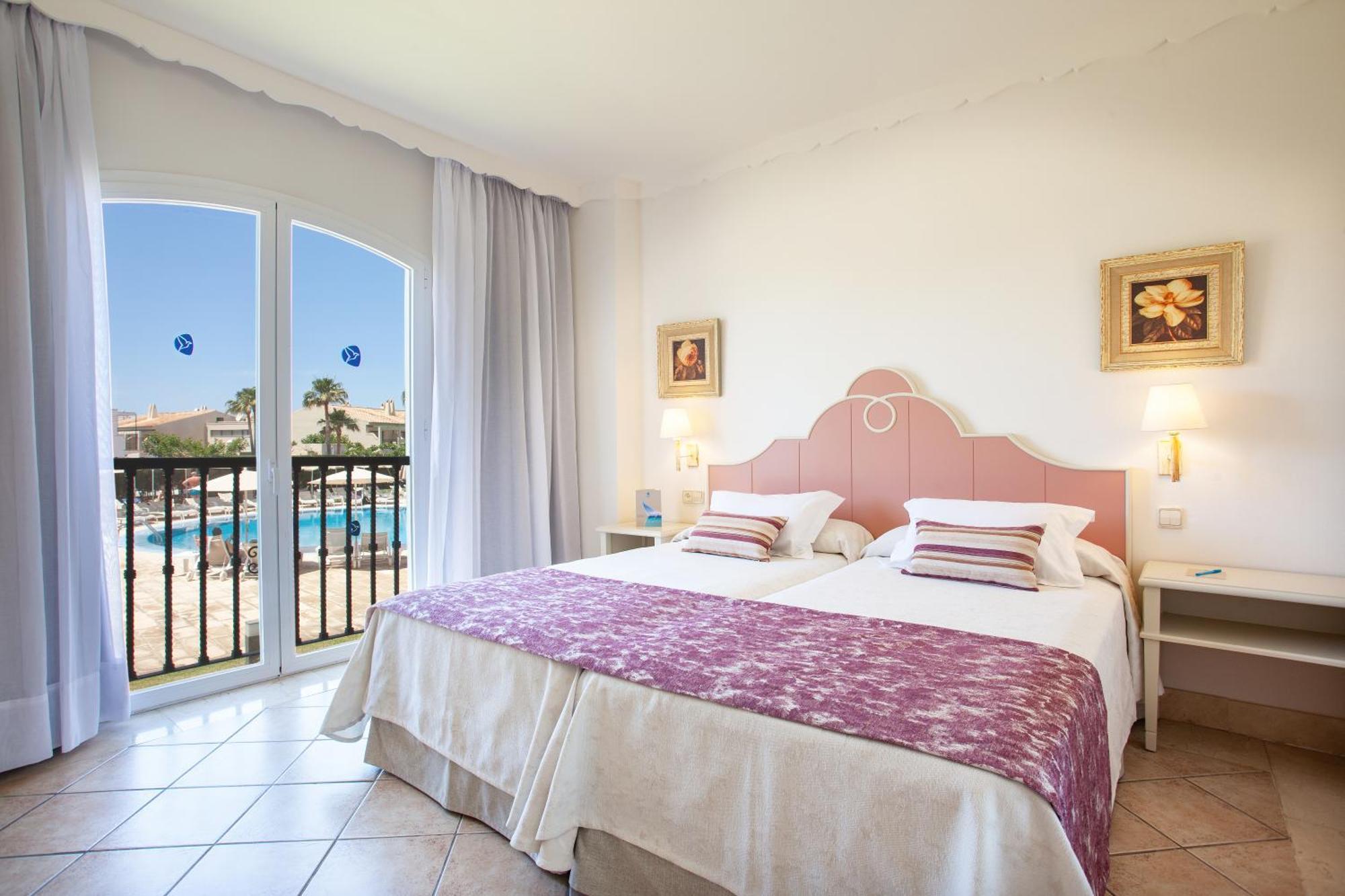 One-Bedroom Suite Pool View