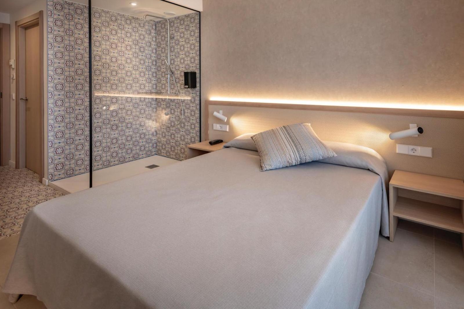 Double or Twin Room,1431810181:JPEG