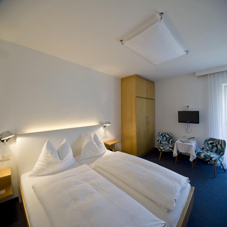 Small Double Room,143368756:JPEG