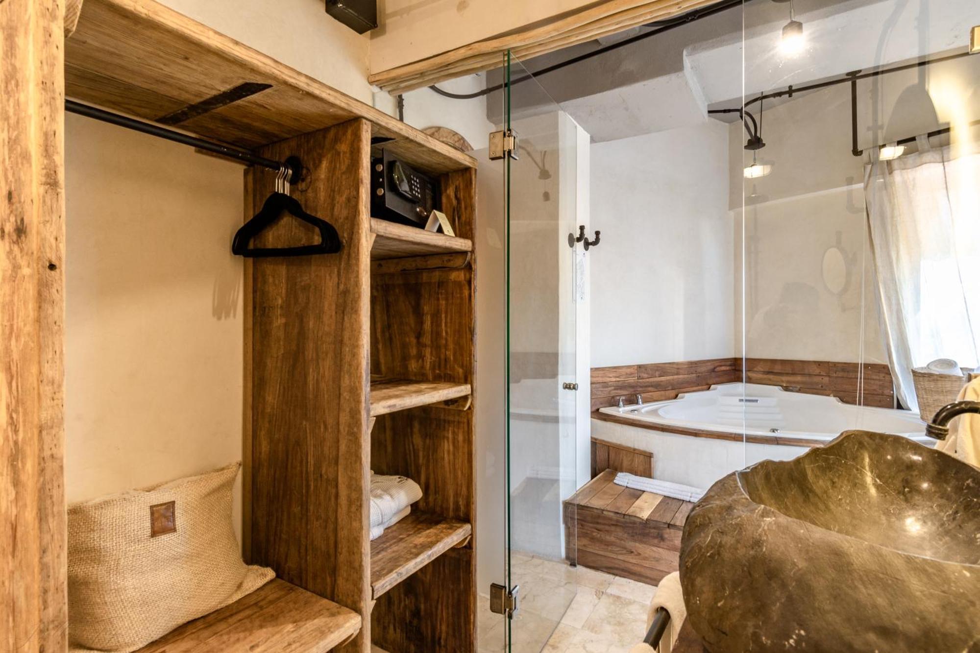 Suite Deluxe con bañera de hidromasaje