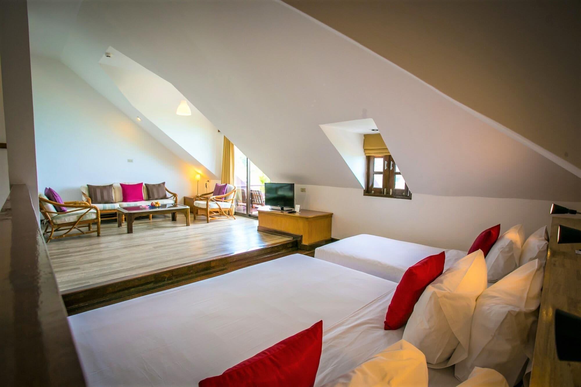 Triple Room