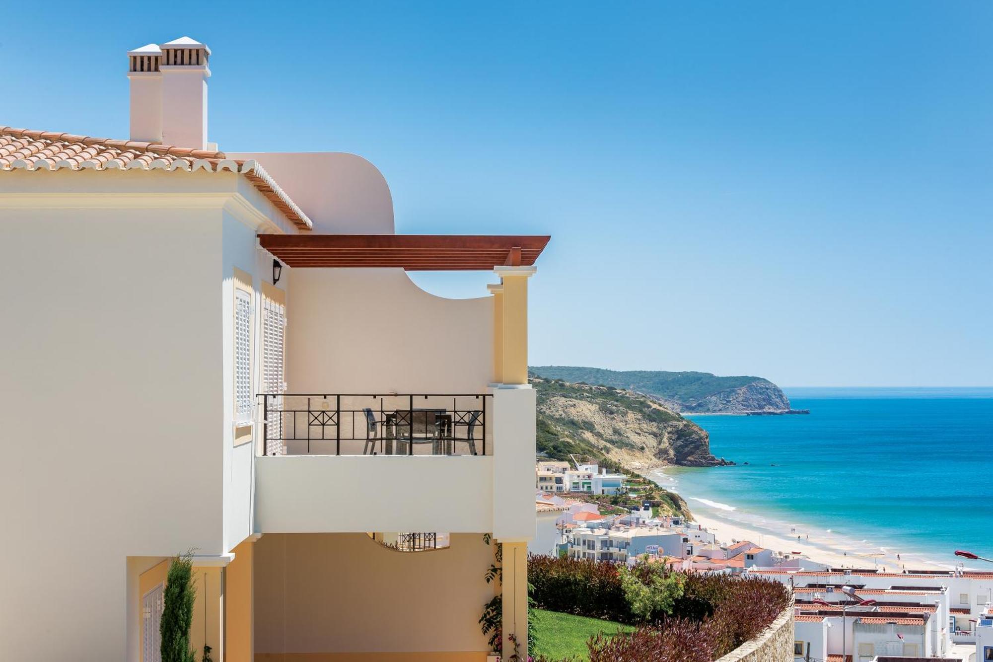 Three-Bedroom Townhouse Sea View