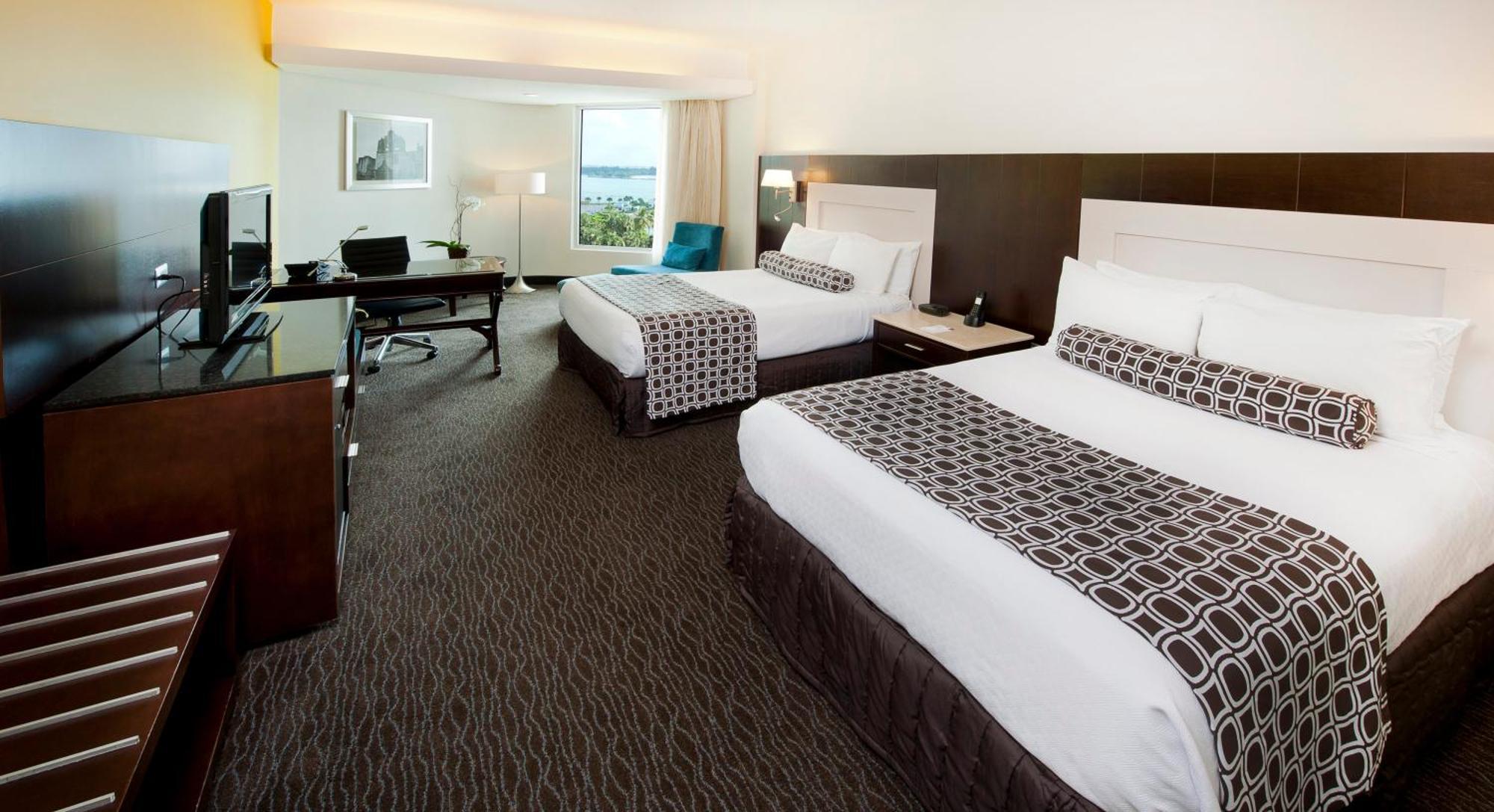Premium Queen Room Two Queen Beds,1433569810:JPEG