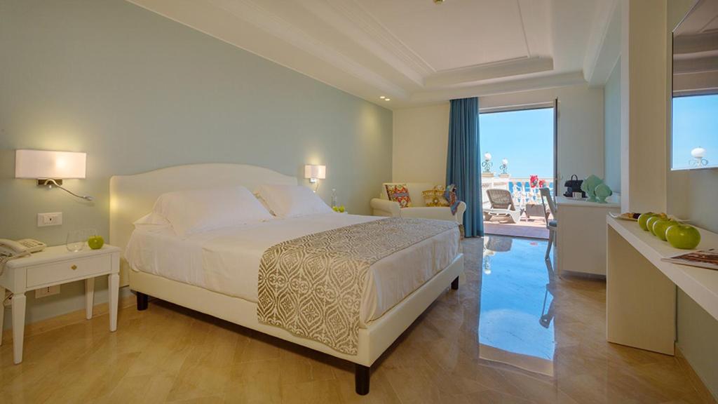Deluxe Double Room Sea View