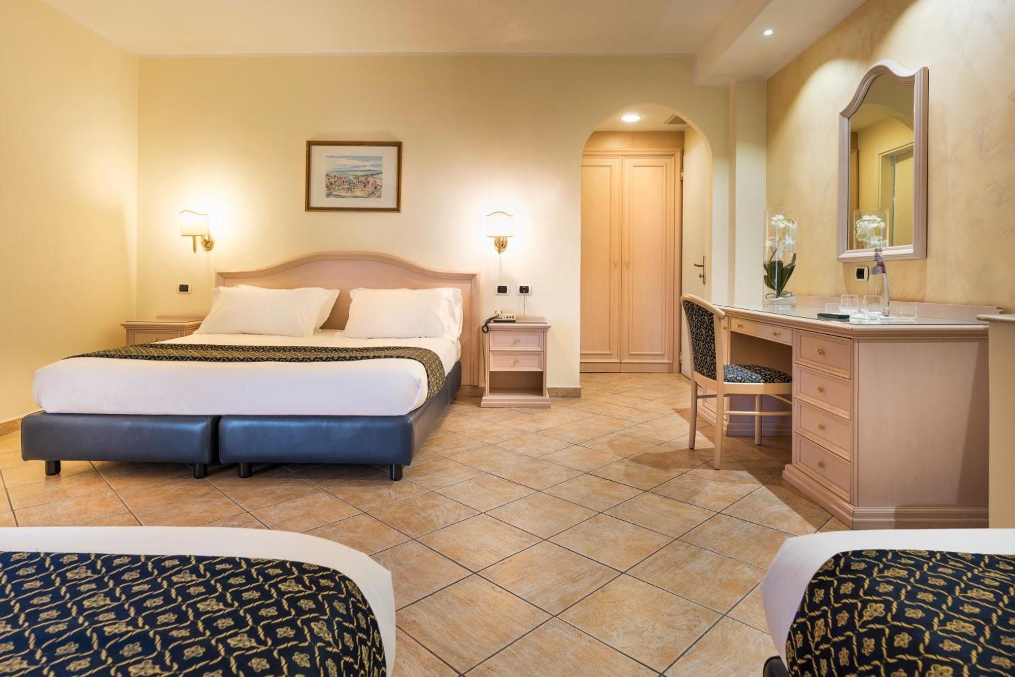 Quadruple Room,1433775736:JPEG