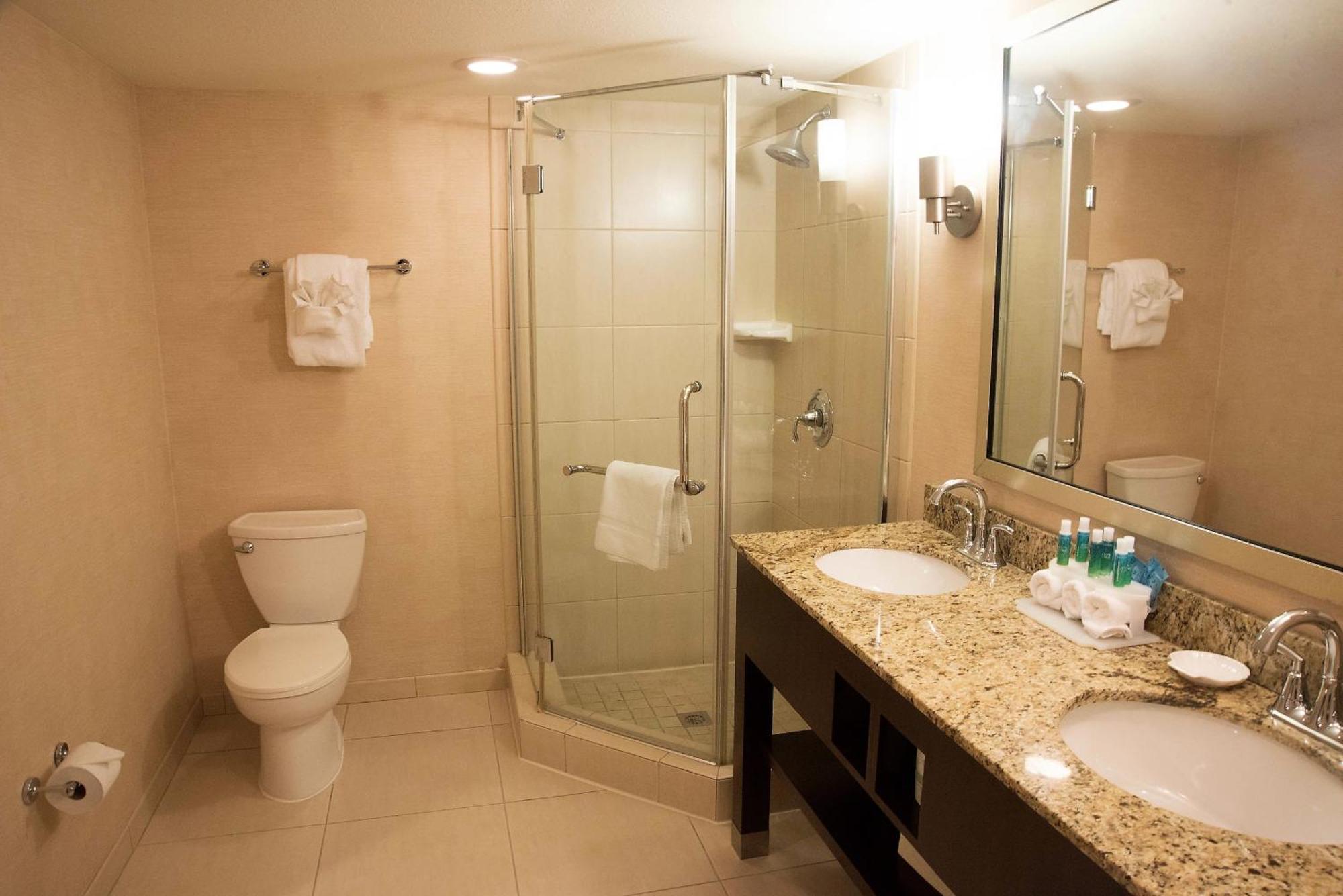 One-Bedroom Suite,1434259984:JPEG