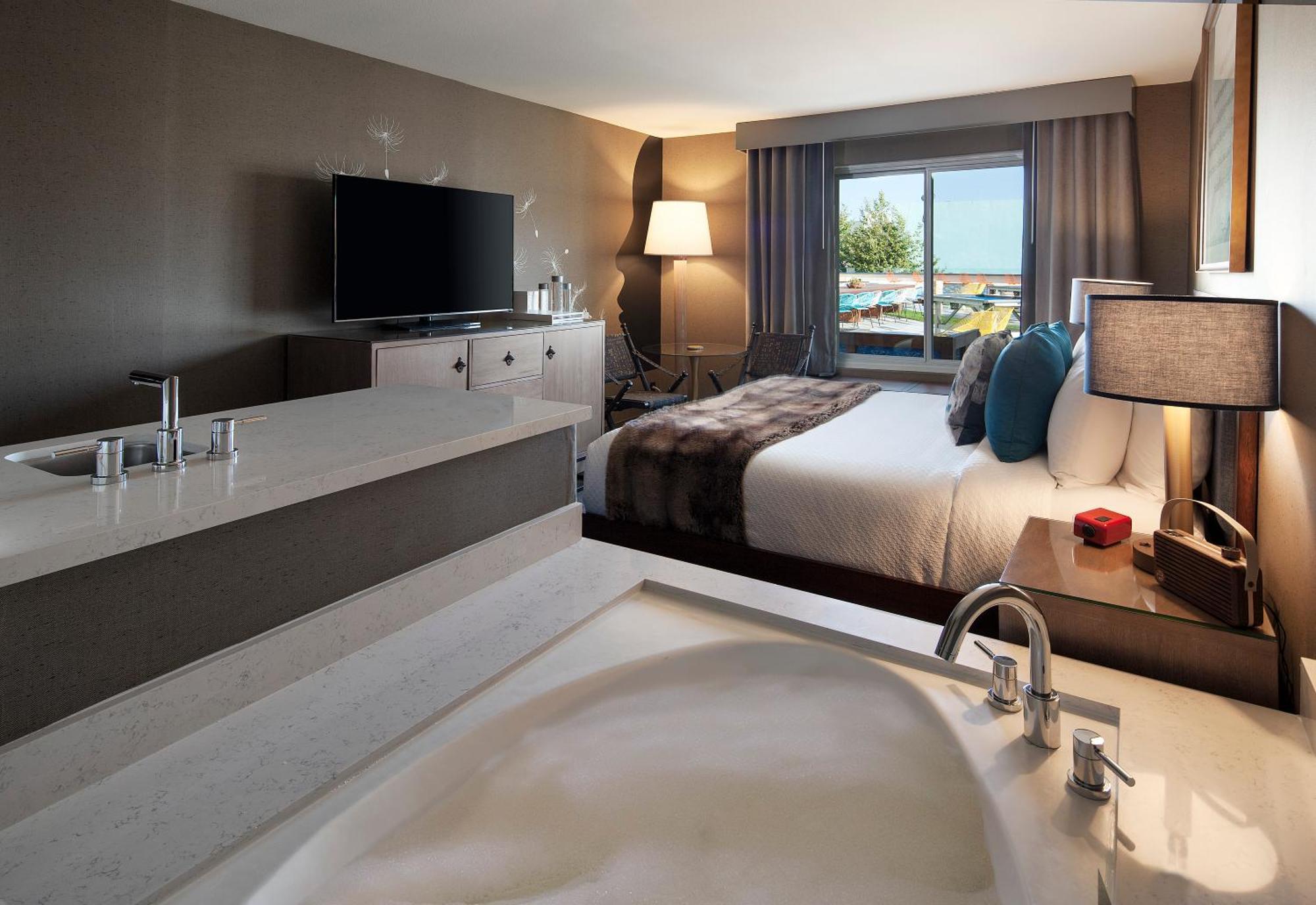 Junior Suite Spa Bath,565488366:JPEG